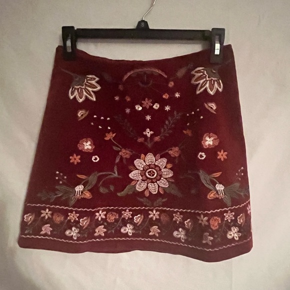 Altr’d State embroidered mini skirt size small - Picture 3 of 3